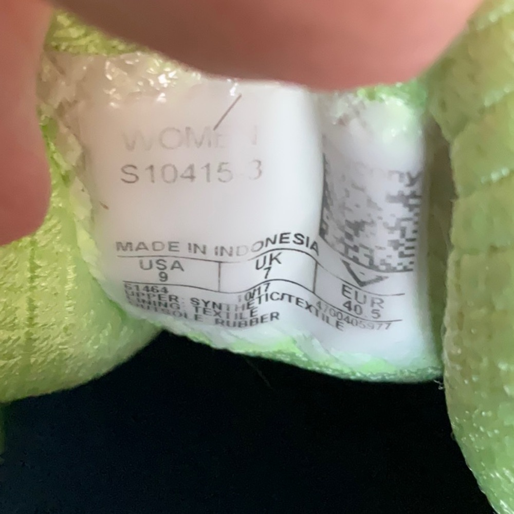 Saucony Guide ISO Sneakers - Dark Gray and Green Sz 9 - Picture 2 of 9